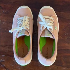 Cariuma Canvas sneaker with memory foam insole